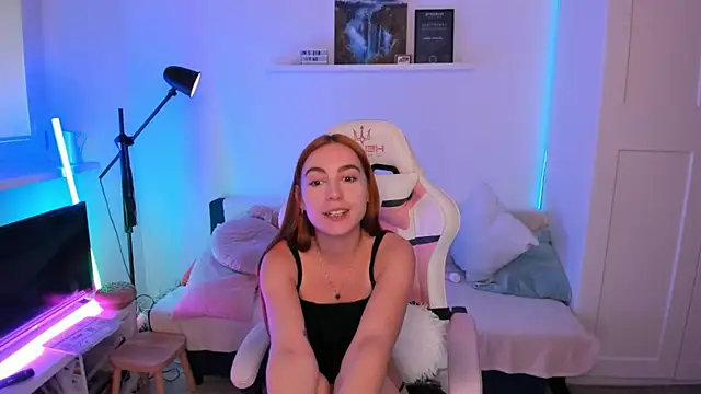 Mia_Madden webcam