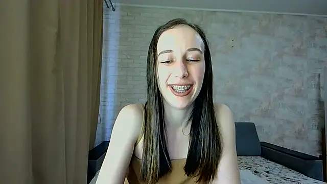 Anika_bloom webcam