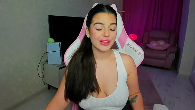 AlluringAriel webcam