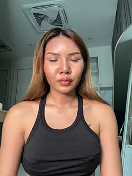 Alittleasiangirl webcam