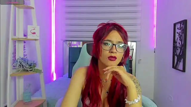 Sara_Red_X webcam