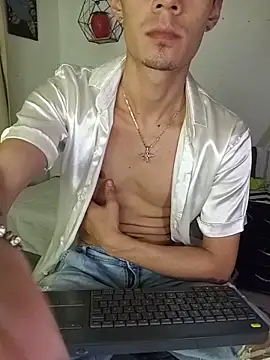 Tomynaughty webcam