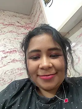 AriaMoonnn webcam