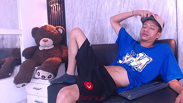 anxiuos_miller webcam