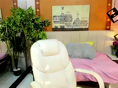XtinaRave webcam