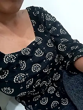 Meenakshi_rajput