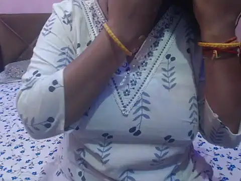cute-priy live cam on StripChat