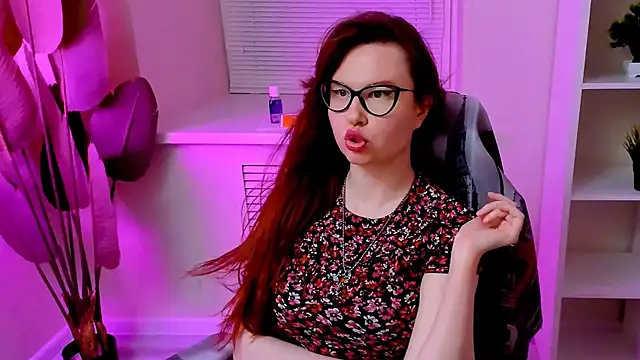 CarolGiggly webcam