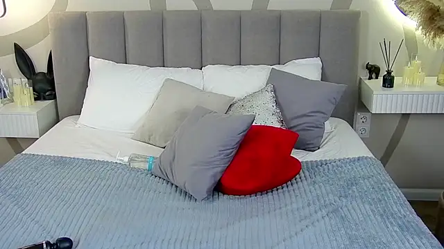 WoW__JuliaBlonde webcam