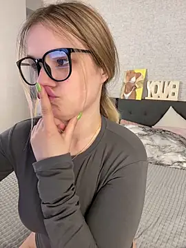 KimEvanss webcam