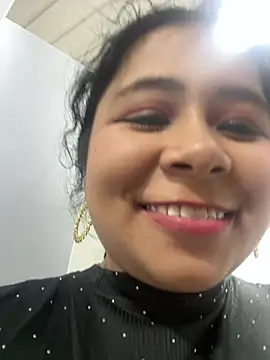 AriaMoonnn webcam