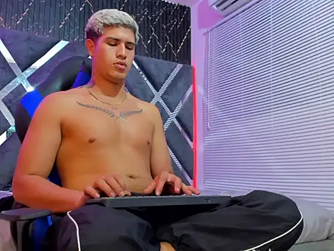 dominic_connor webcam