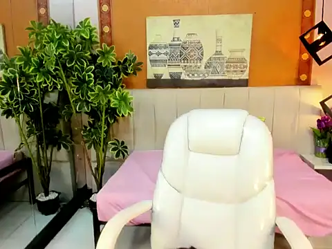 XtinaRave webcam
