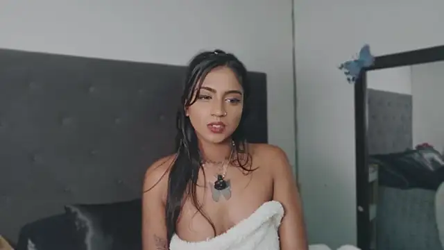 Delilah_Blazee webcam