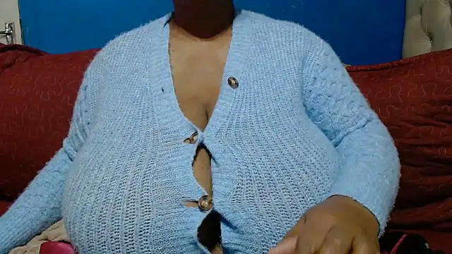 CUTEFIRMMELONSS webcam