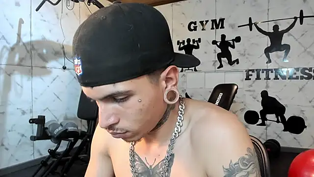 Valentino_Knox