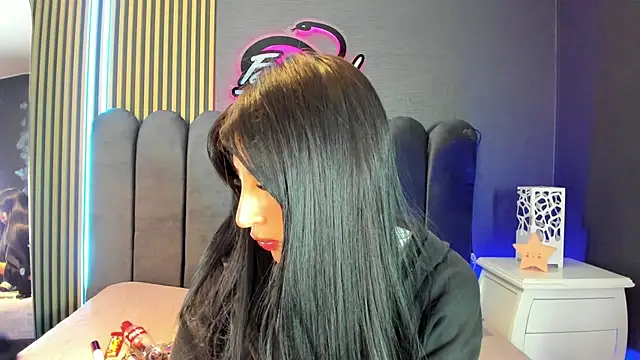 Nicolette_ks_ webcam