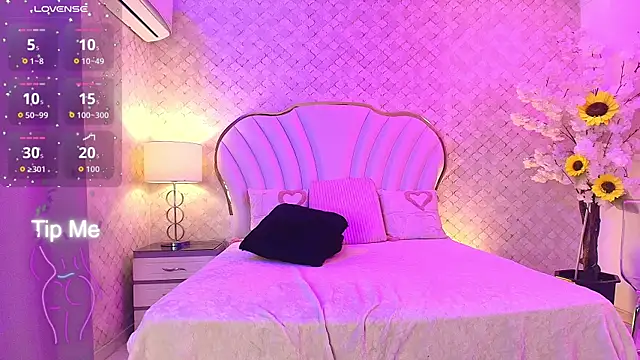 YazminJenner webcam