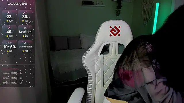 AnnaOddy webcam