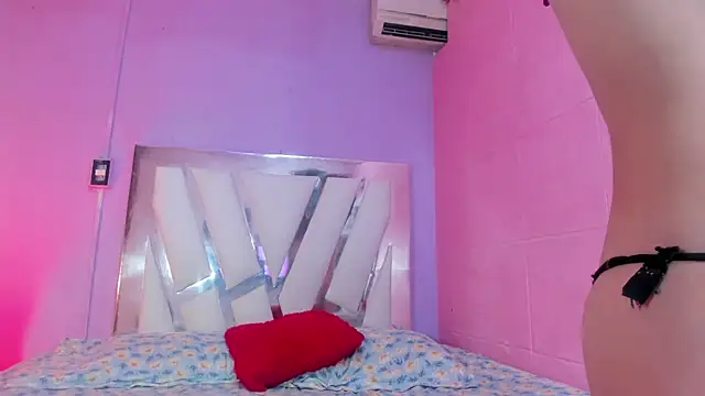 kiara_sexyhot webcam