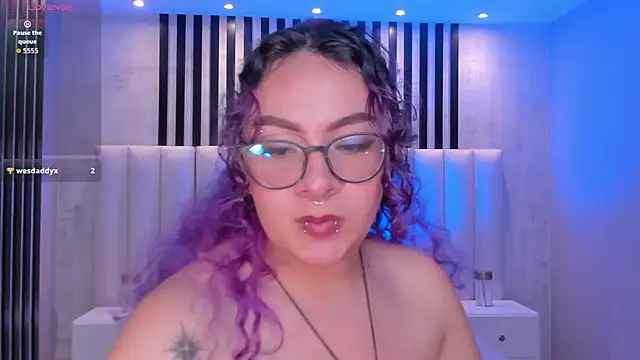 LoiseHarper webcam