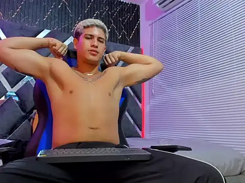dominic_connor webcam