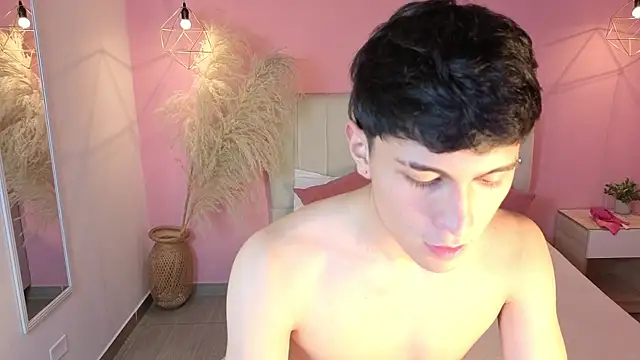 ryan_valentino webcam
