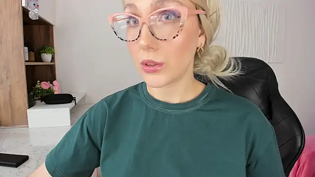 CarolMay webcam