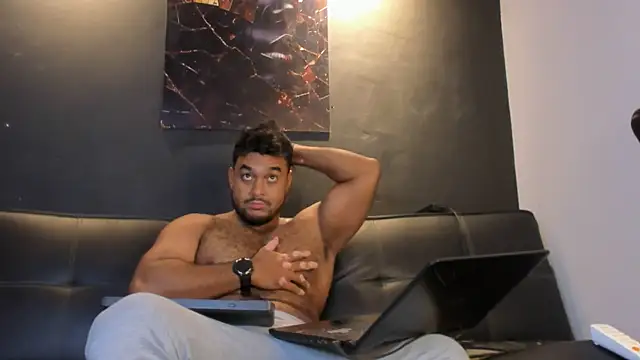 Big_furry_bear13 webcam