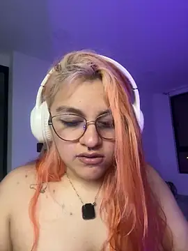 Sophia_Weest99 webcam