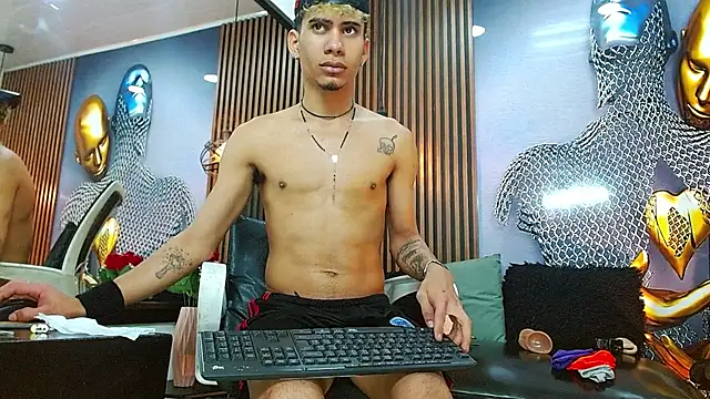 Skinny_cute_Alyer webcam
