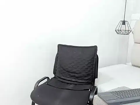 Bella_adamss_ webcam
