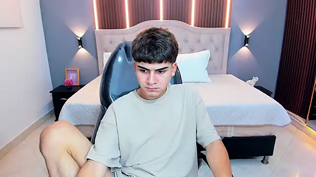 Tommy18__ webcam
