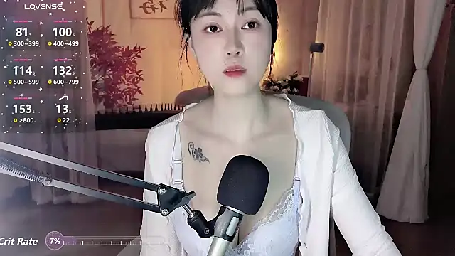 noomi-1111 webcam