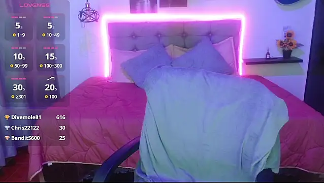 Srta_saraa webcam