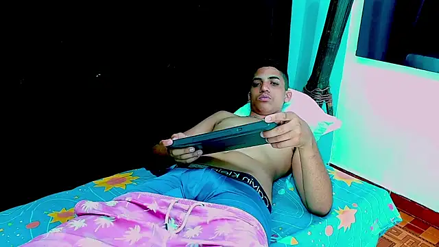 Lukaz_Caballero webcam