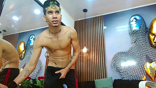 Skinny_cute_Alyer webcam