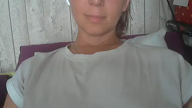 Bella--White webcam