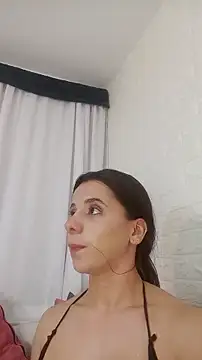 AprilRous webcam