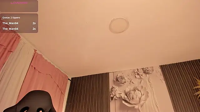 nahomyrusell_ webcam
