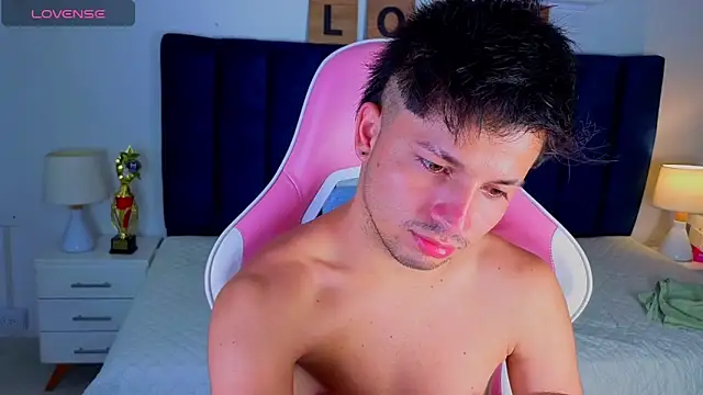 Issac_james_ webcam