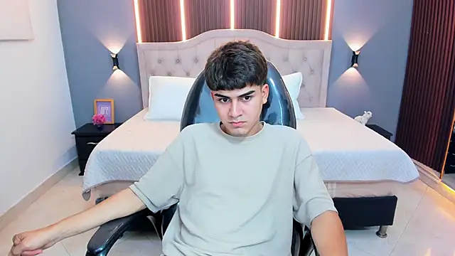 Tommy18__ webcam