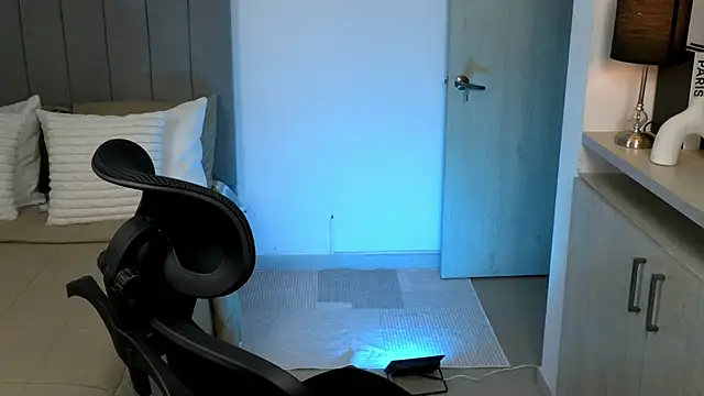 owen-pierces webcam
