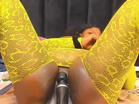 AmazingDarkDoll webcam