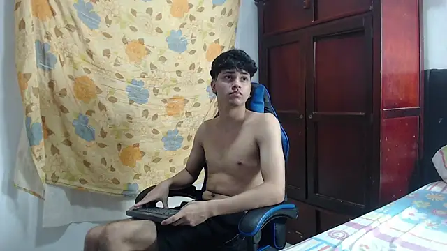 alice_julls webcam