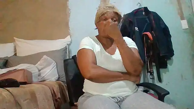 Nicky52 webcam