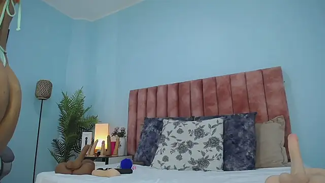 nana_levy webcam