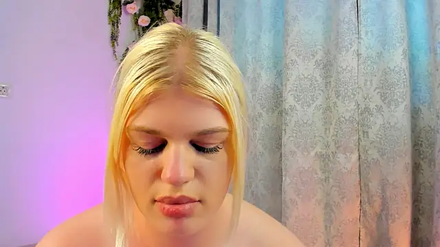 JosephineMoon webcam