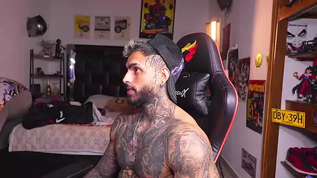 logan_hugh8 webcam