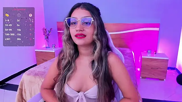 aniie_princess_18 live cam on StripChat